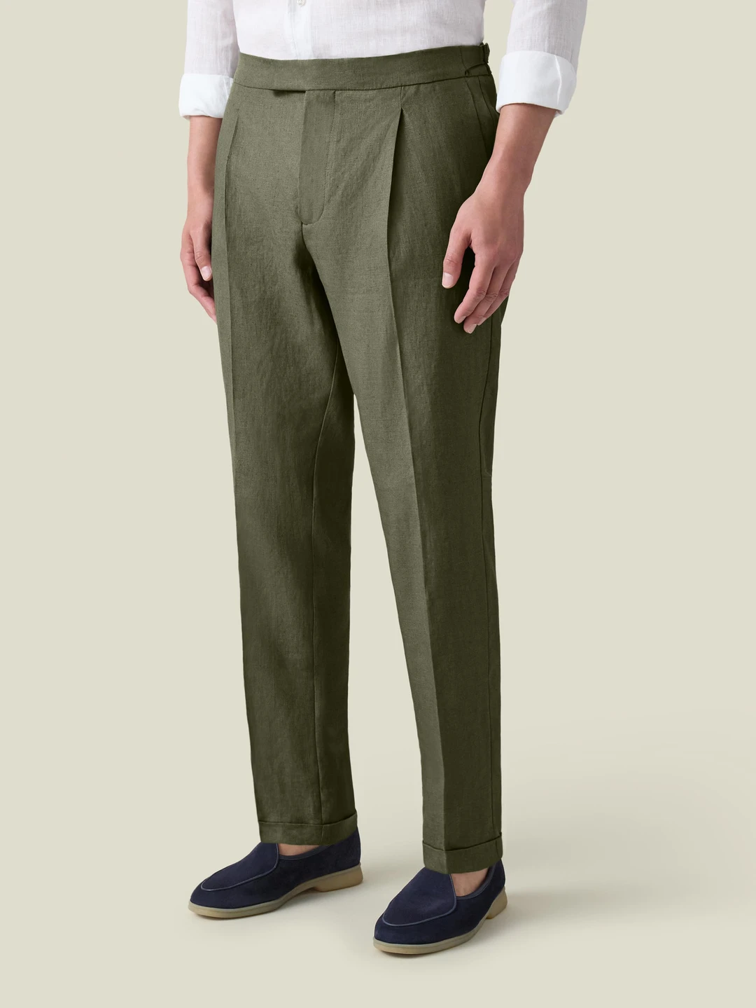 Relaxed Pleated Linen Trousers